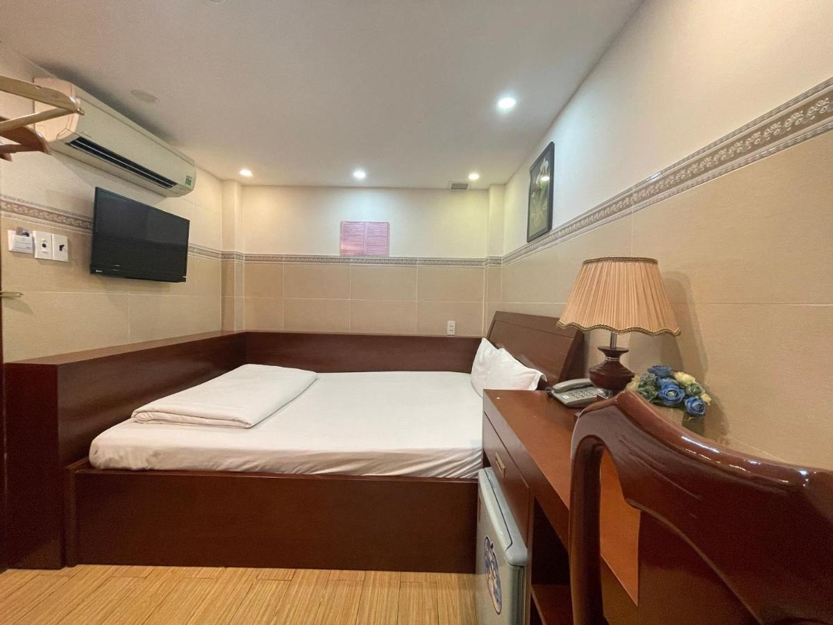 Binh An Hotel Хошимин Экстерьер фото