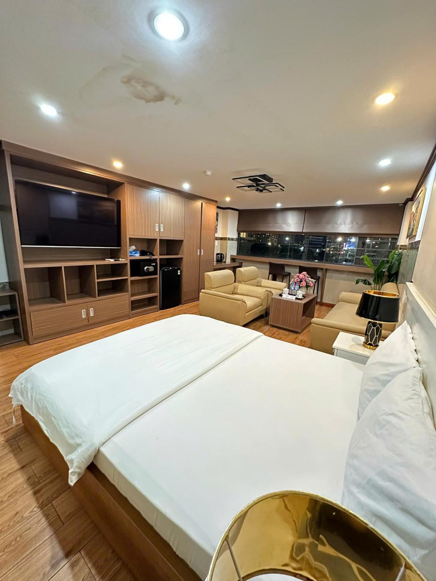 Binh An Hotel Хошимин Экстерьер фото