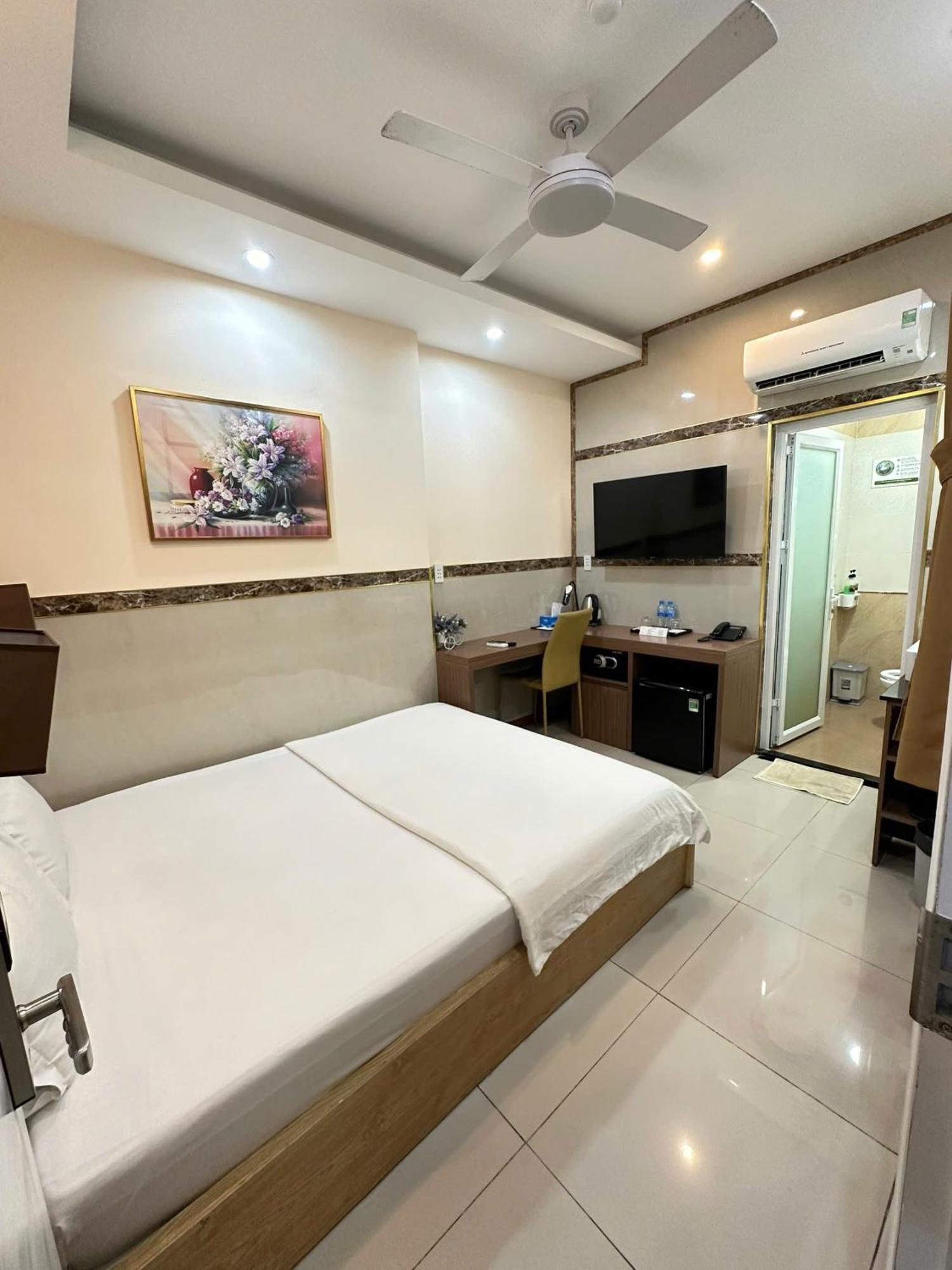 Binh An Hotel Хошимин Экстерьер фото